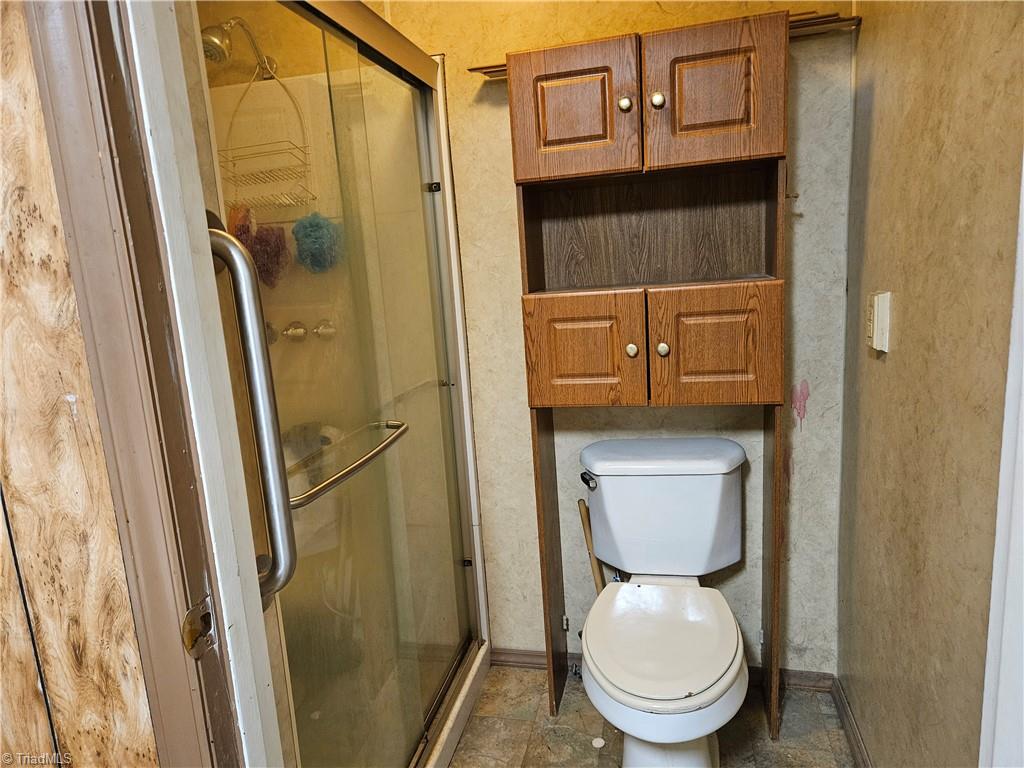 607 King Street Property Photo 9