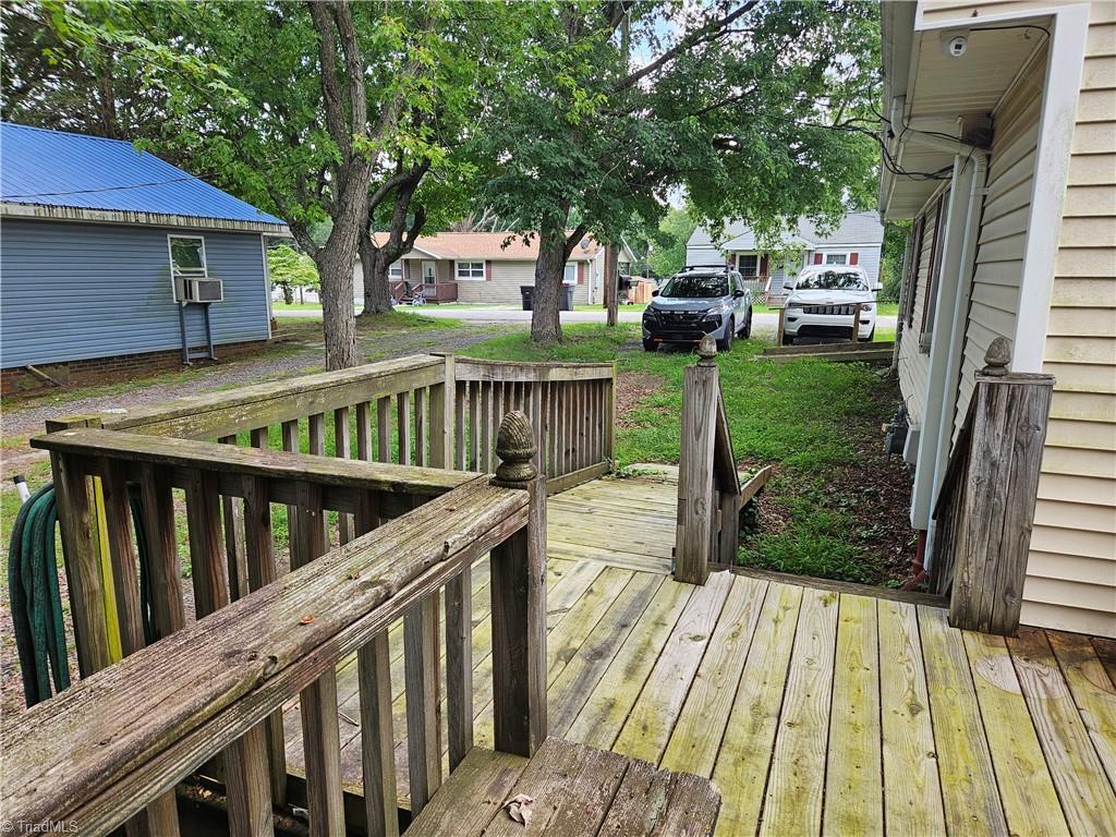 607 King Street Property Photo 17