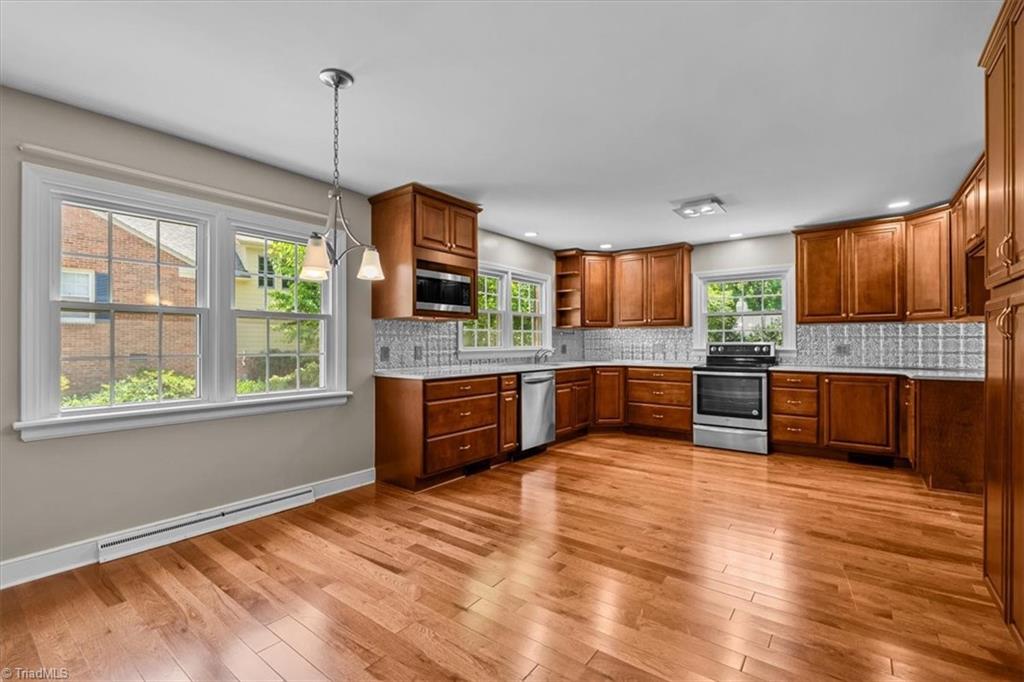 2321 Danbury Road Property Photo 13