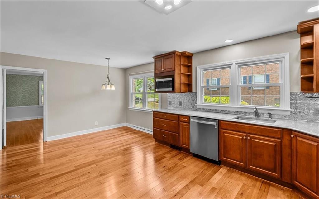 2321 Danbury Road Property Photo 14