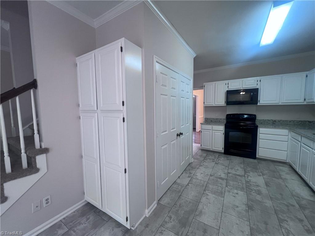 3705 Cardinal Downs Drive Property Photo 7