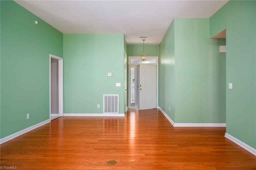 2315 Meadow Gate Drive Property Photo 6