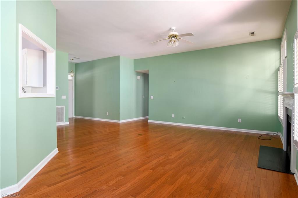 2315 Meadow Gate Drive Property Photo 7