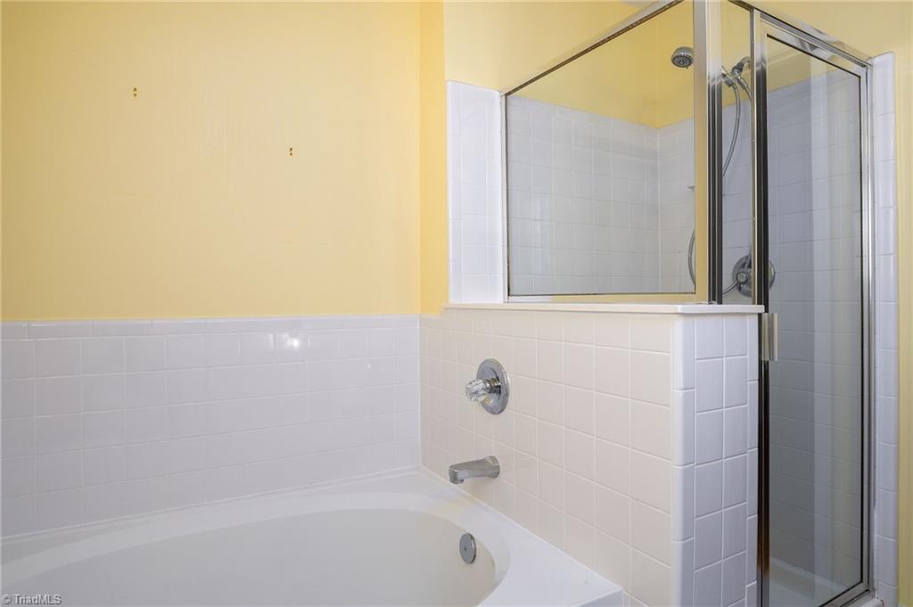 2315 Meadow Gate Drive Property Photo 16