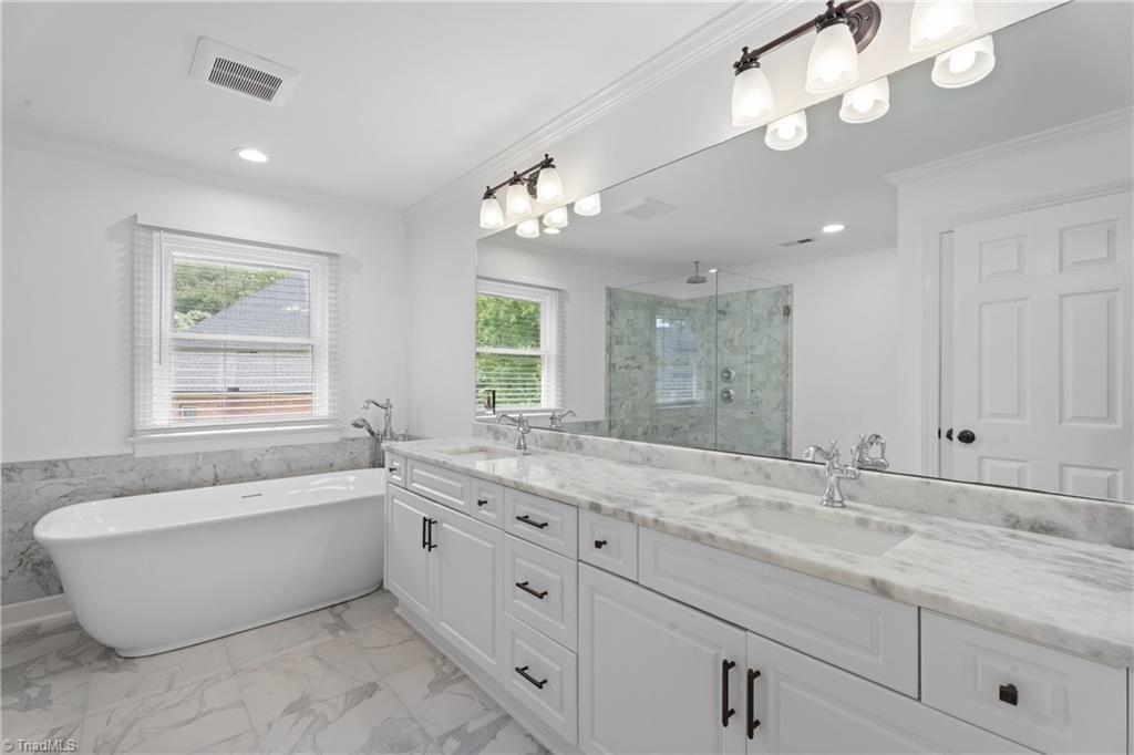 153 Suntree Drive Property Photo 24