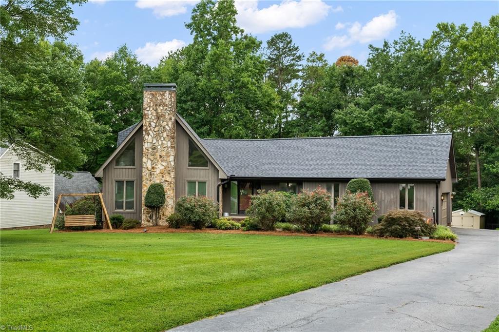 4763 Pineview Drive Property Photo 3