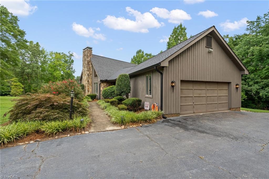 4763 Pineview Drive Property Photo 5
