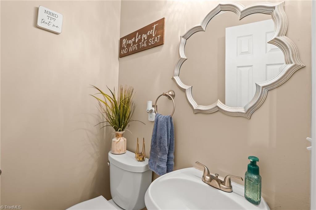 4763 Pineview Drive Property Photo 18