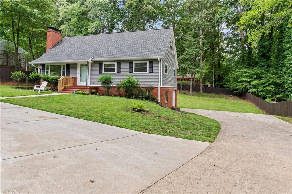 521 Dogwood Circle Property Photo 2