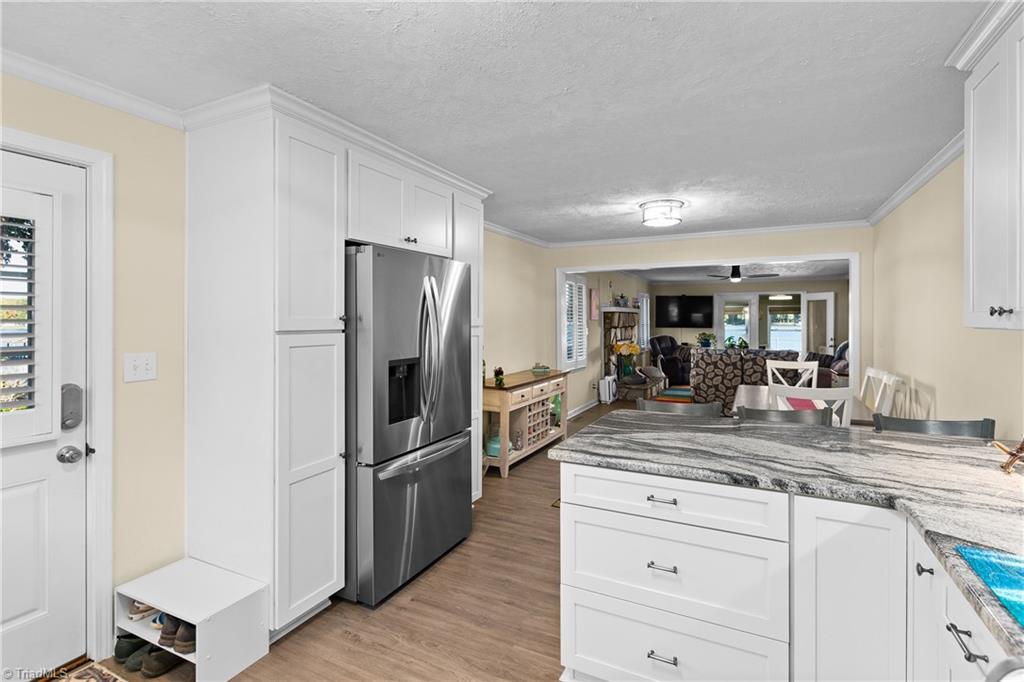 129 Friendly Way Property Photo 7