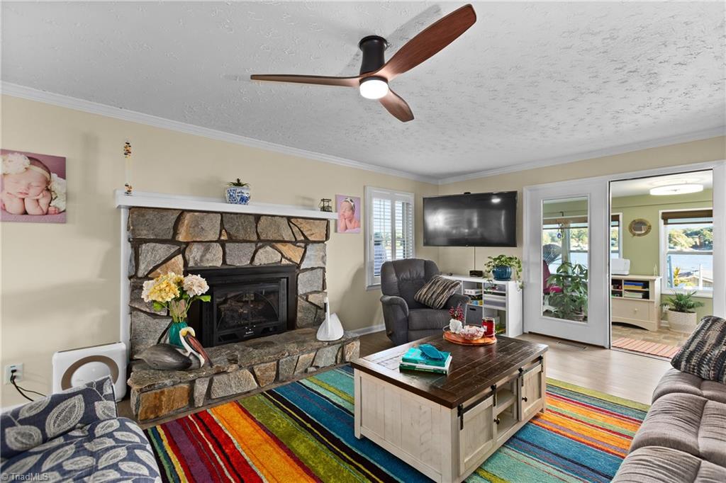 129 Friendly Way Property Photo 11