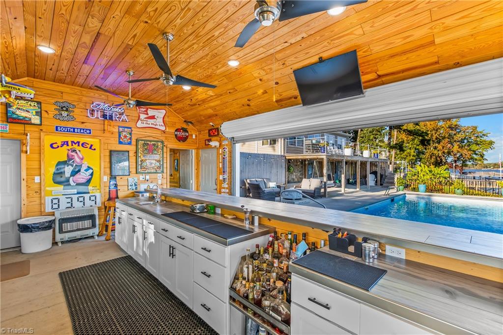 129 Friendly Way Property Photo 34