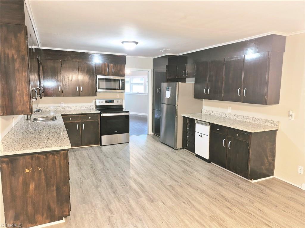 1603 Wendover Drive Property Photo 2