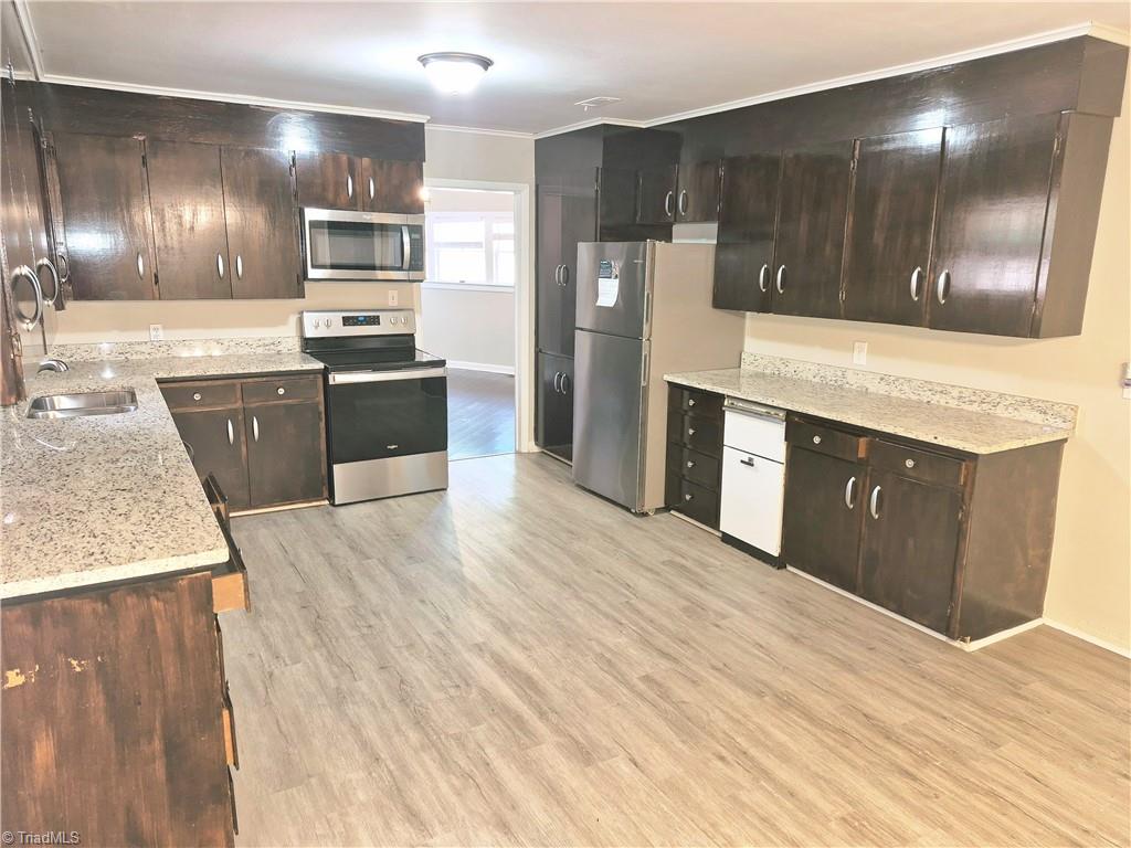 1603 Wendover Drive Property Photo 3