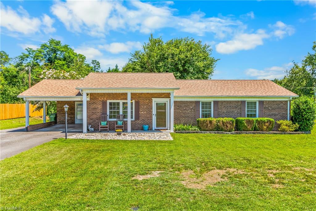 307 E Devon Drive Property Photo 1