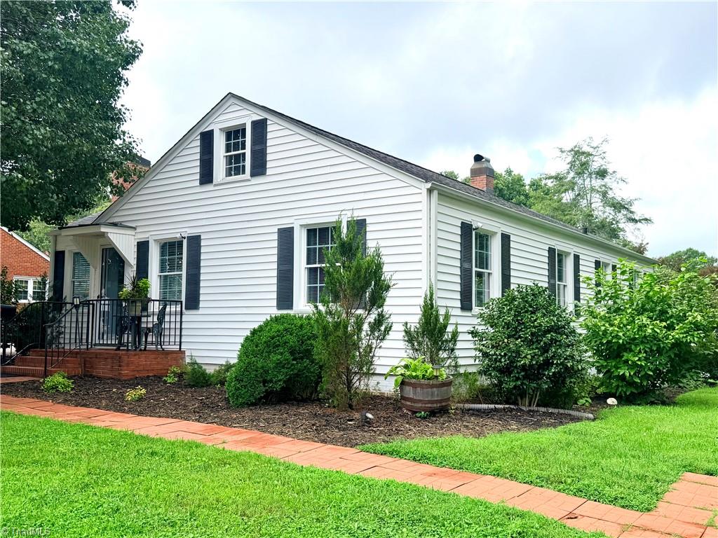 971 N Bridge Street Property Photo 1