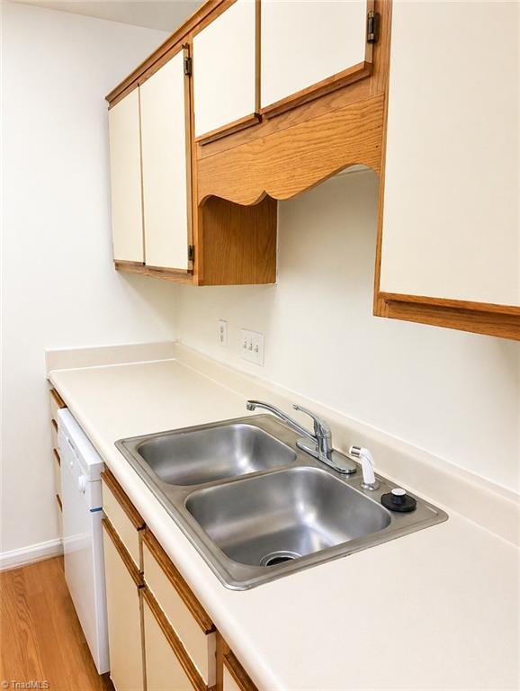 517 Mystic Drive # D Property Photo 3