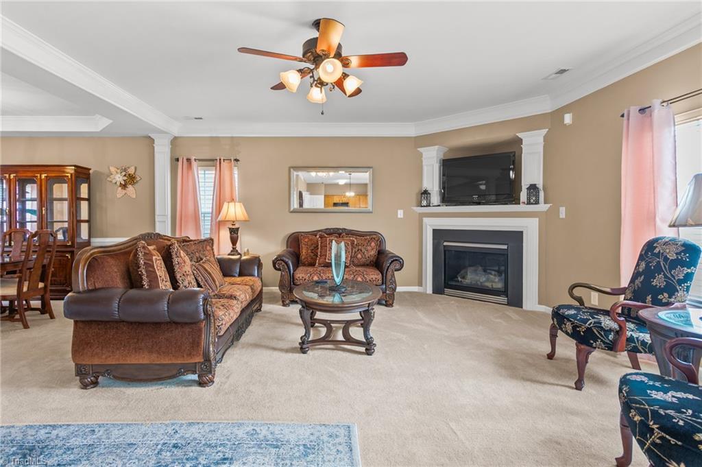 825 Hedgepath Terrace Property Photo 6