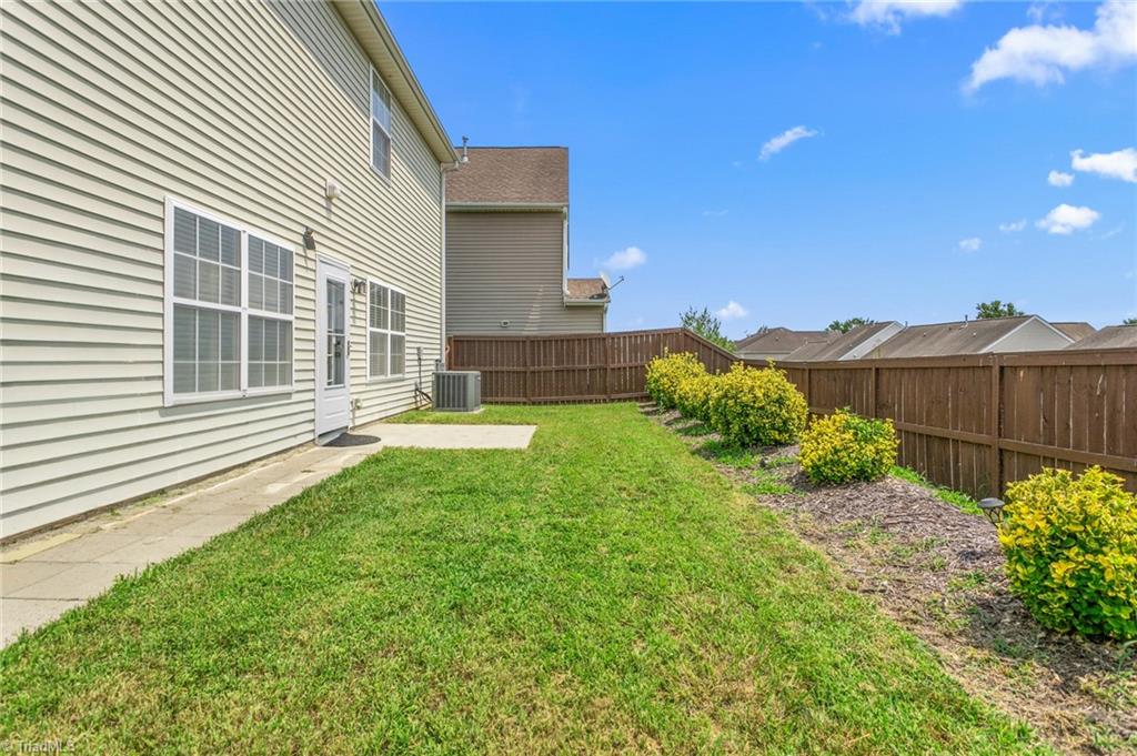 825 Hedgepath Terrace Property Photo 13