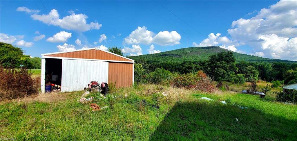 2185 Flat Rock Road Property Photo 2
