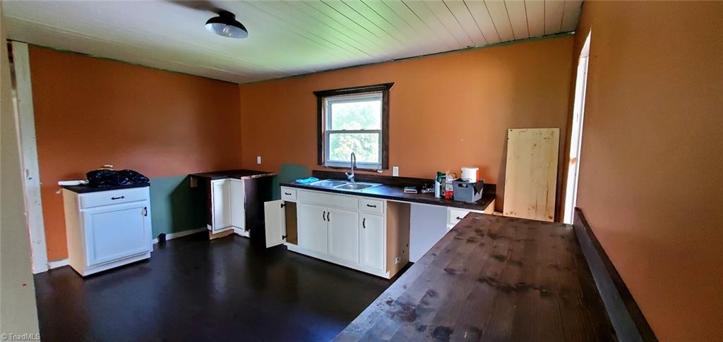 2185 Flat Rock Road Property Photo 5