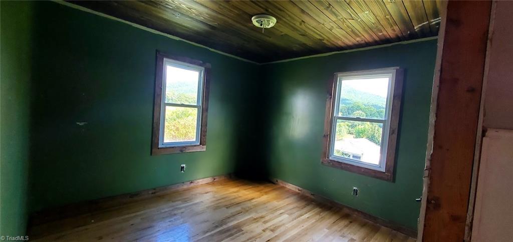 2185 Flat Rock Road Property Photo 11