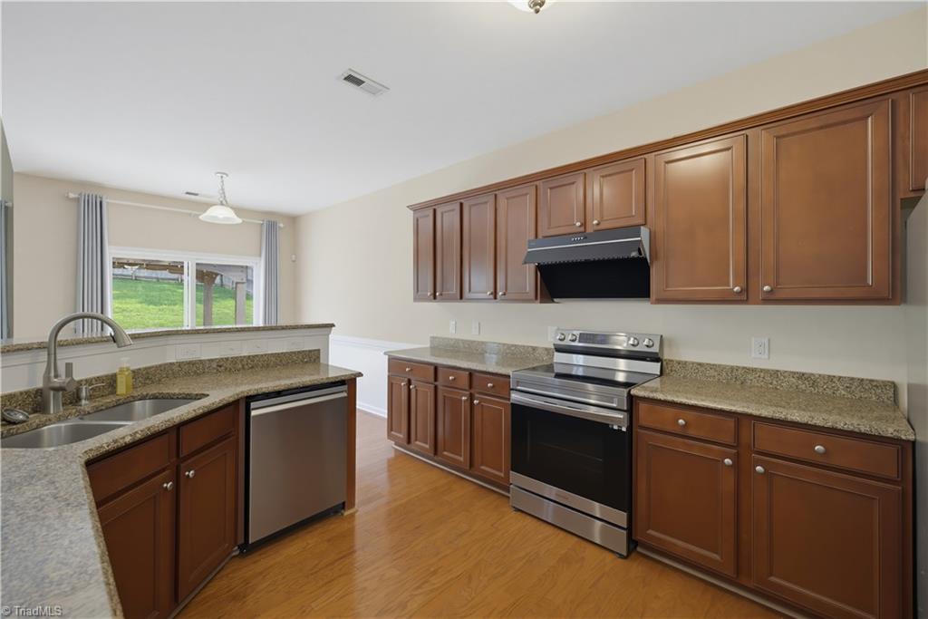 3540 Lamplight Way Property Photo 8