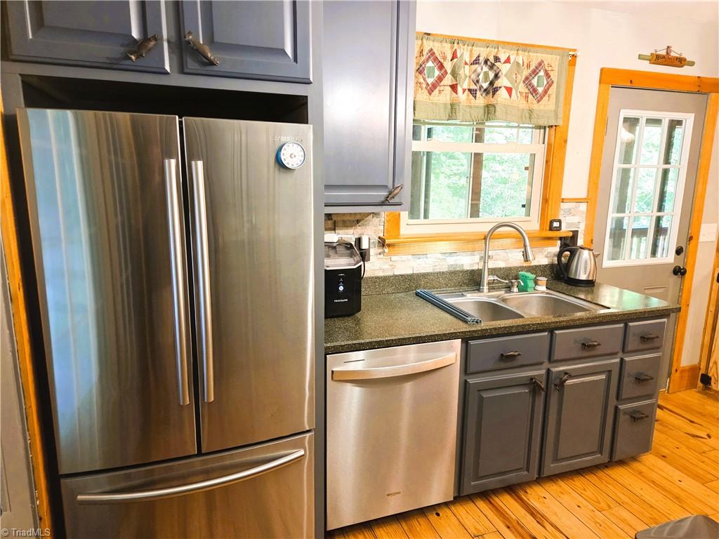 1647 Staghorn Road Property Photo 8