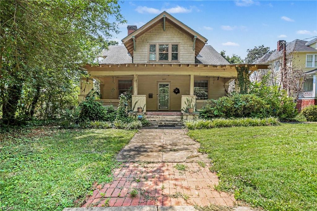 1037 West End Boulevard Property Photo