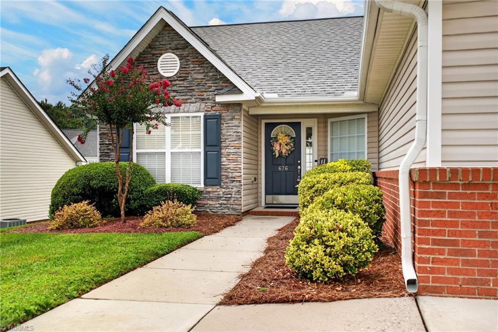 676 Chas Court Property Photo 1