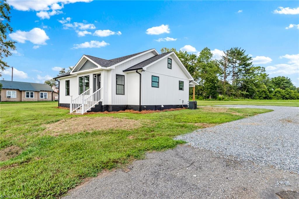 3036 Us Highway 21 Property Photo 1