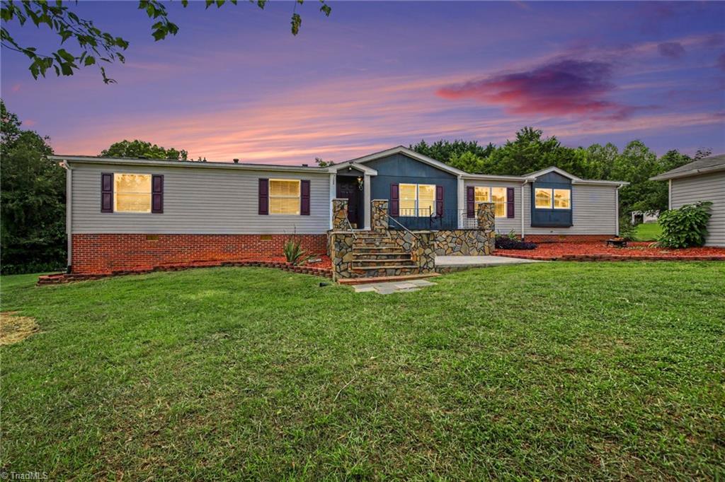 1060 Knobview Lane Property Photo 1