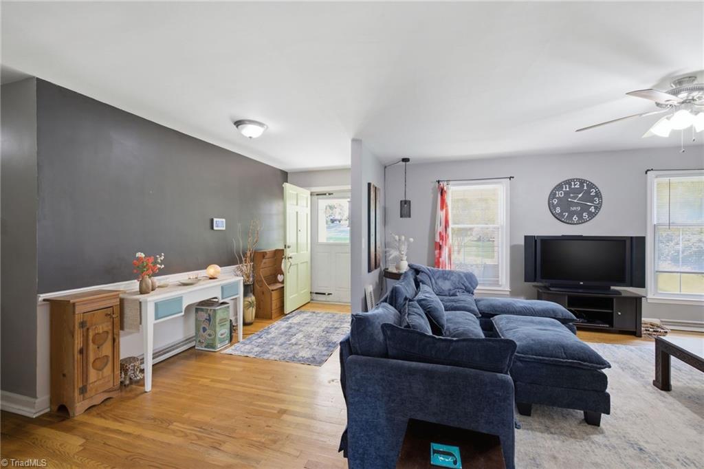 1131 Barclay Terrace Property Photo 14