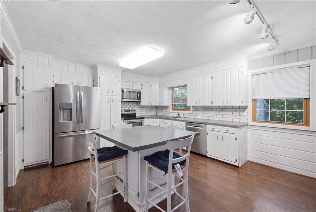 1131 Barclay Terrace Property Photo 15