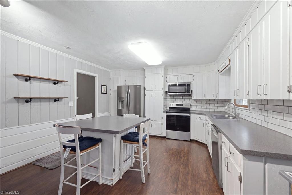 1131 Barclay Terrace Property Photo 16