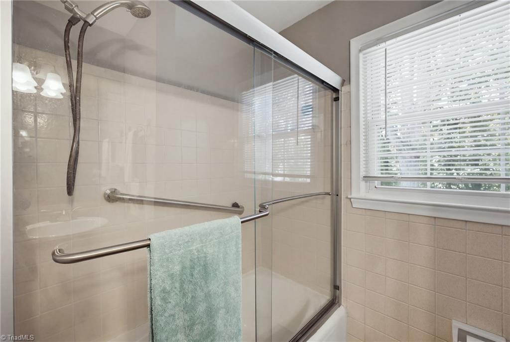 1131 Barclay Terrace Property Photo 24