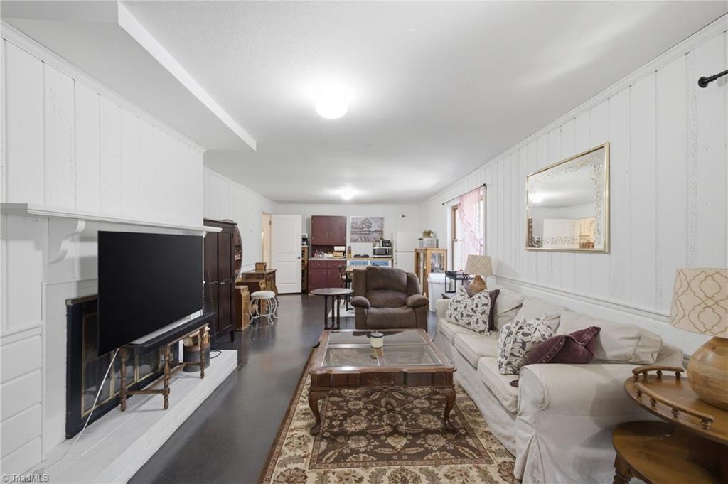 1131 Barclay Terrace Property Photo 27