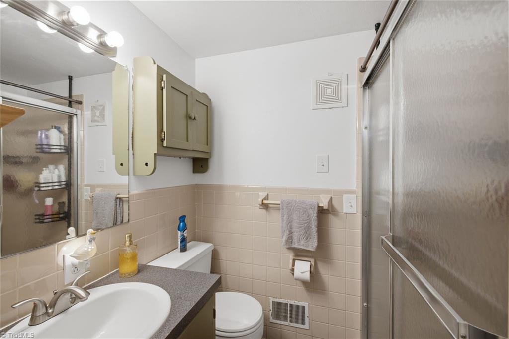 1131 Barclay Terrace Property Photo 33