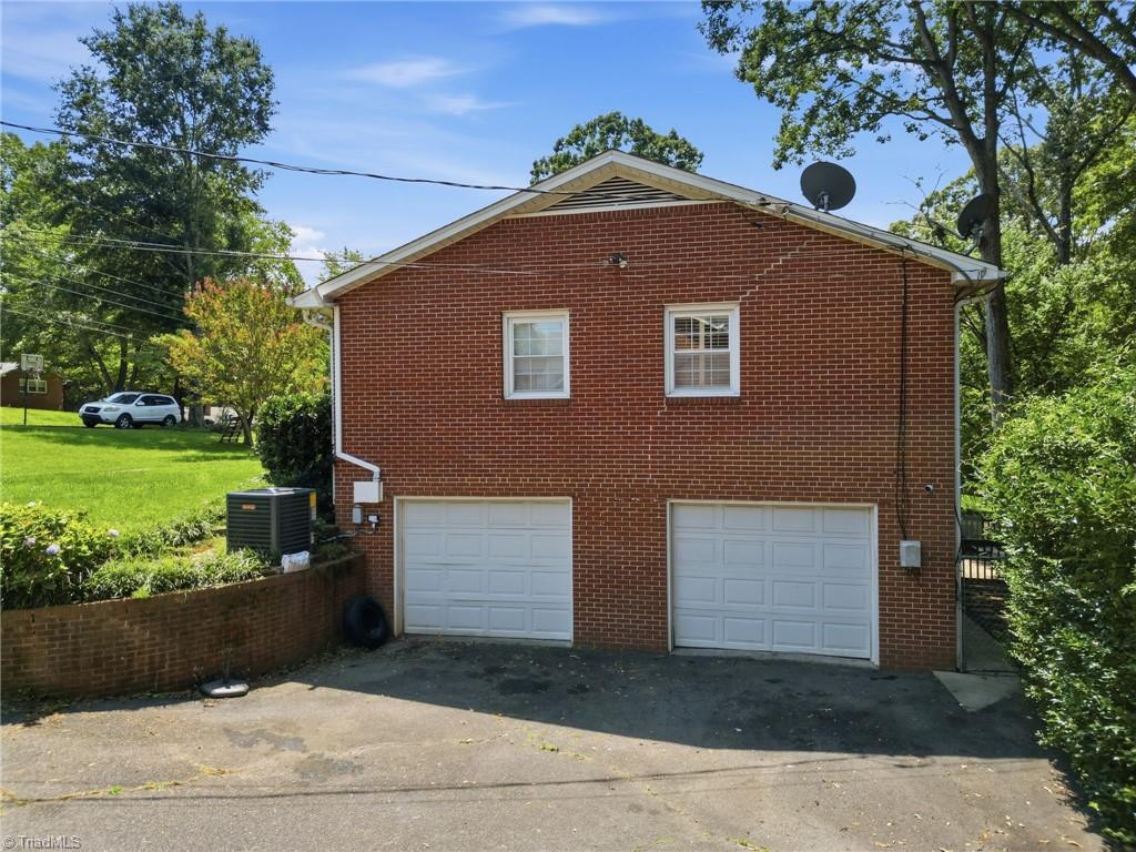 1131 Barclay Terrace Property Photo 35