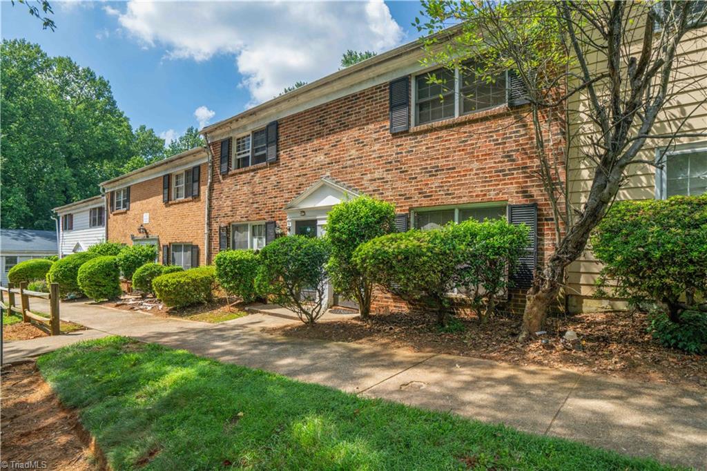2811 Bleeker Square # F Property Photo 3