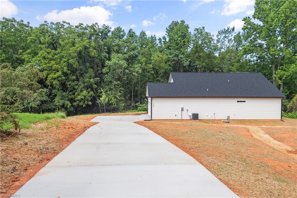 1649 Ralee Drive Property Photo 4