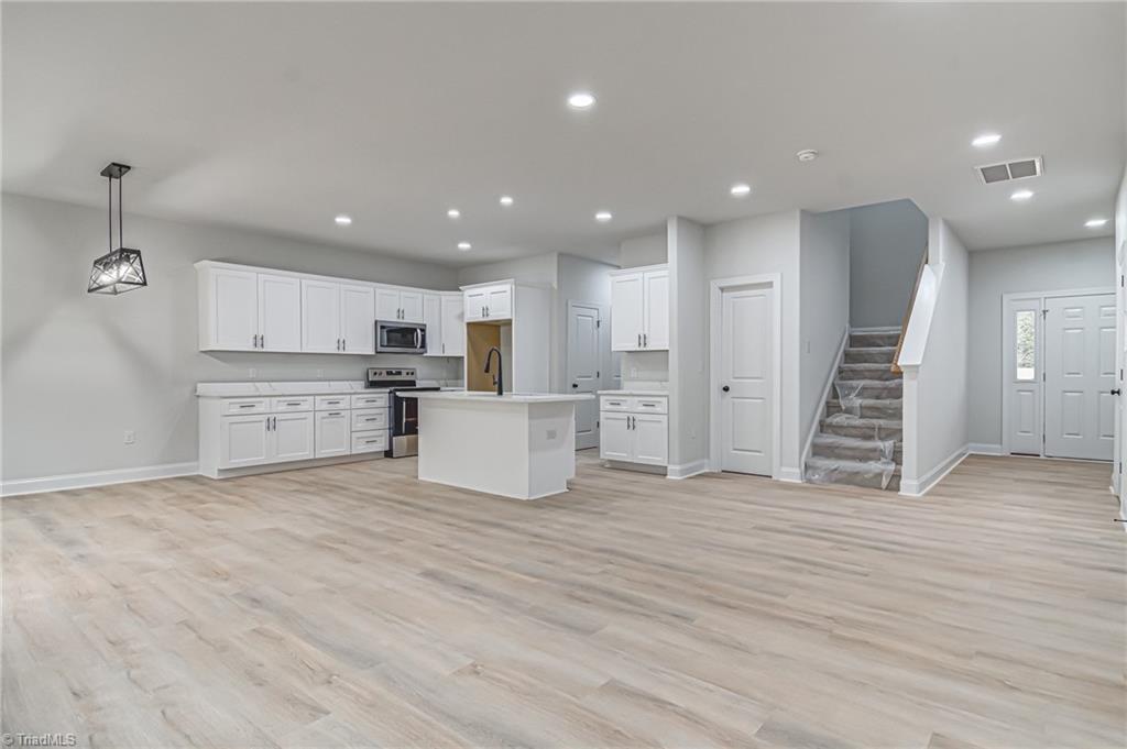 4721 Ridgefall Road Property Photo 3