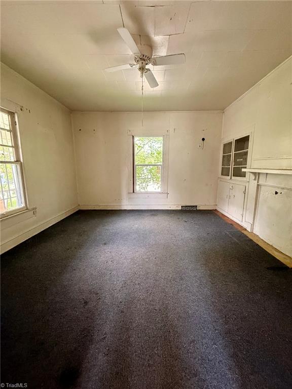 999 Robbins Circle Property Photo 4