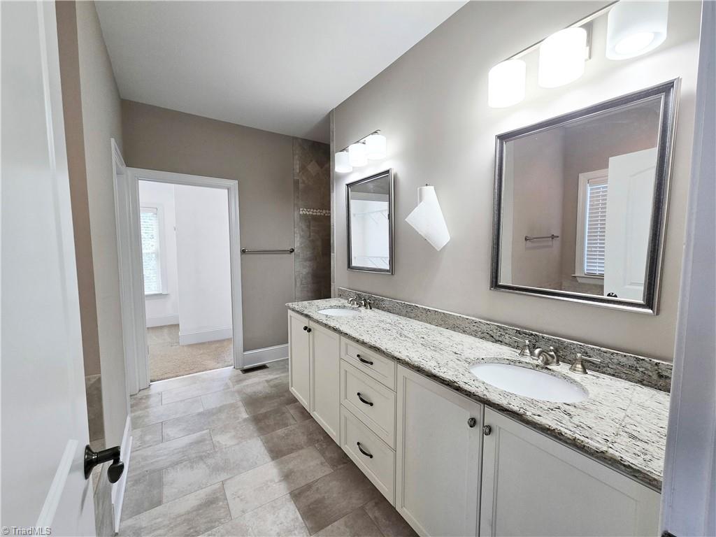 5029 Bennington Way Property Photo 7