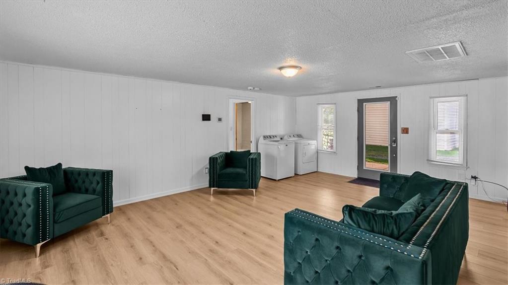 1404 Denim Road Property Photo 8
