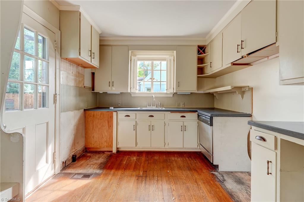 812 Dover Road Property Photo 18