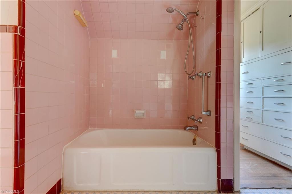 812 Dover Road Property Photo 25
