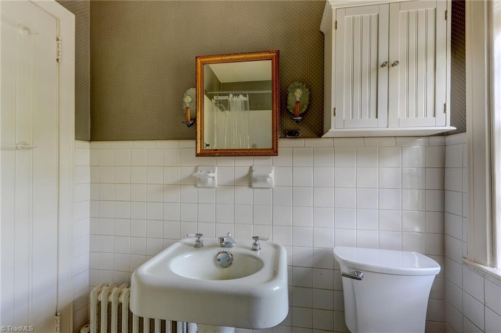 812 Dover Road Property Photo 31