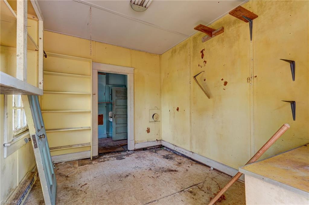 812 Dover Road Property Photo 39