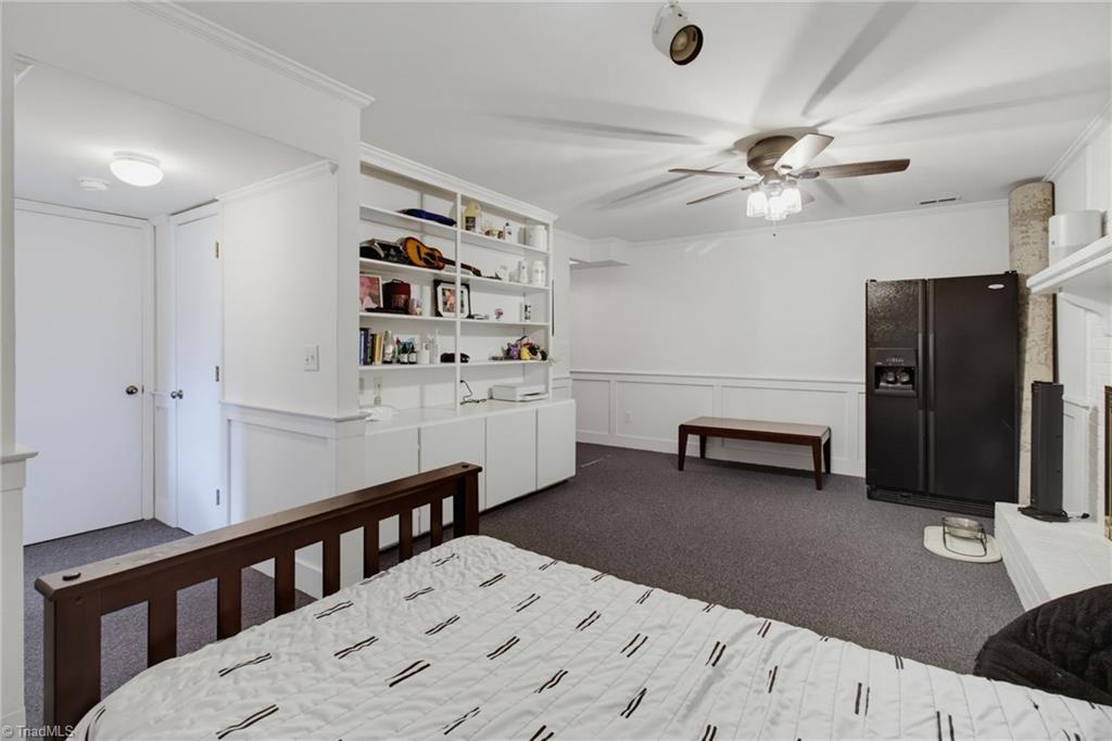 215 Barrington Place Property Photo 22